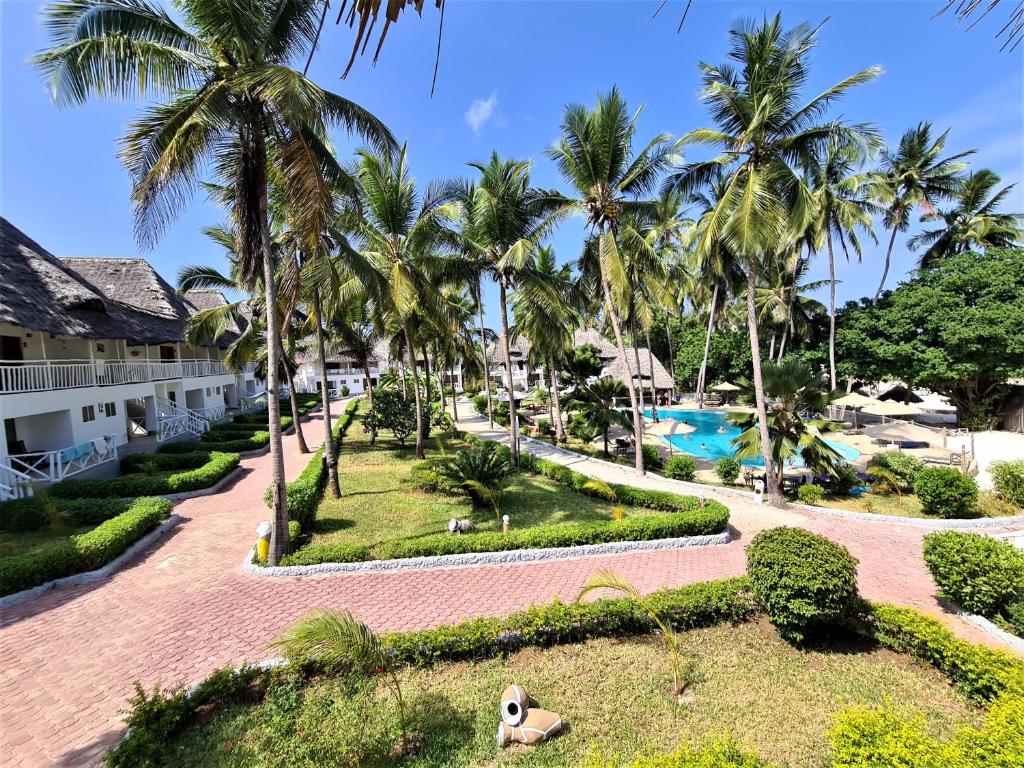 Paradise Beach Resort & Spa